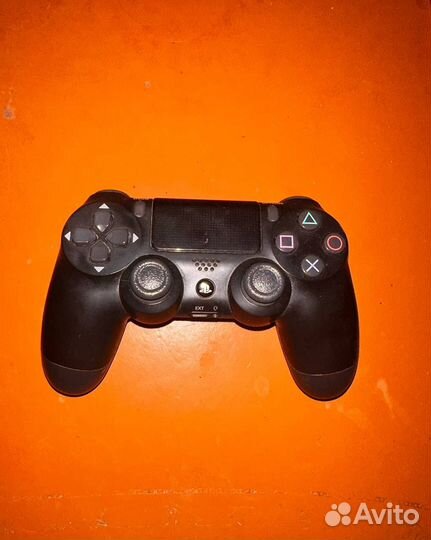 Игровая консоль Playstation 4 slim + 2 джойстика