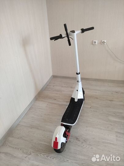 Электросамокат Kugoo G MAX белый