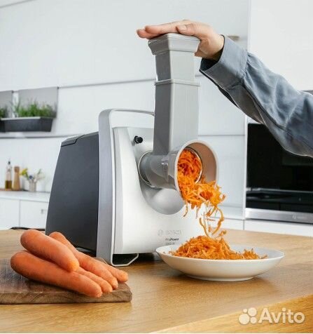 Мясорубка Bosch ProPower MFW68660 2200 W Металлик