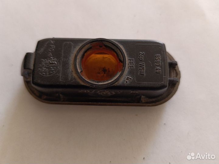 Повторитель на крыло белый VW Passat B4