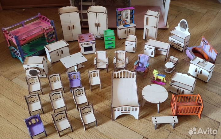 Кукольный домик с мебелью