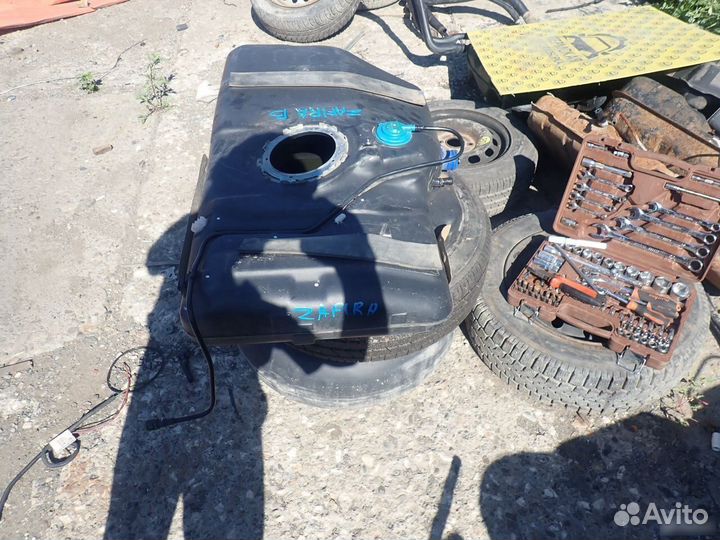 Бак топливный для Opel Zafira B 2005-2012