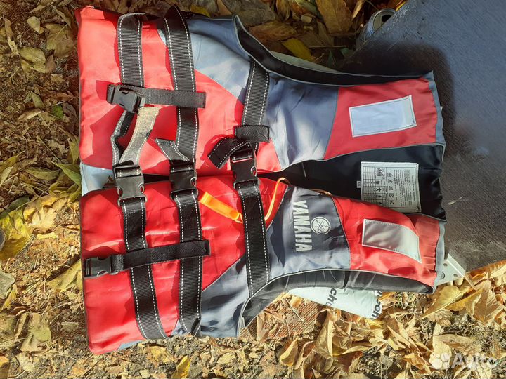 Спасательный жилет