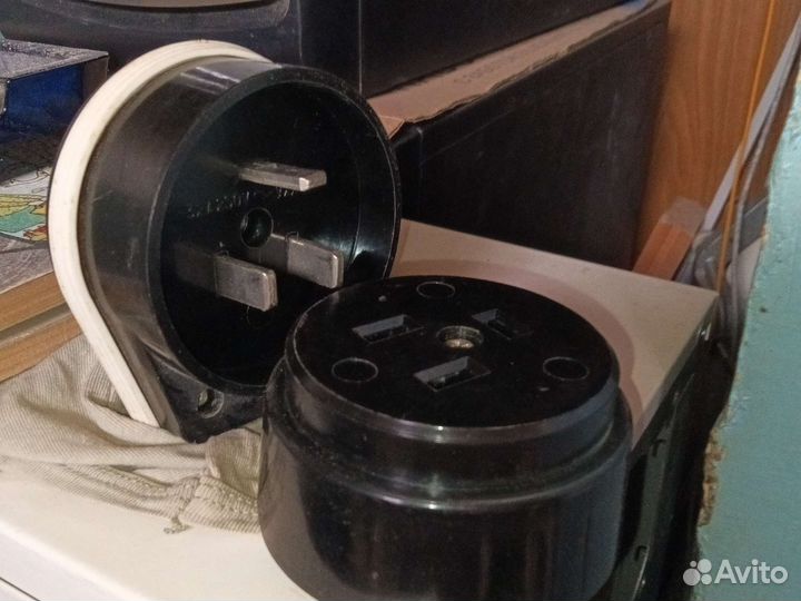 Вилка с розеткой для кухонной плиты