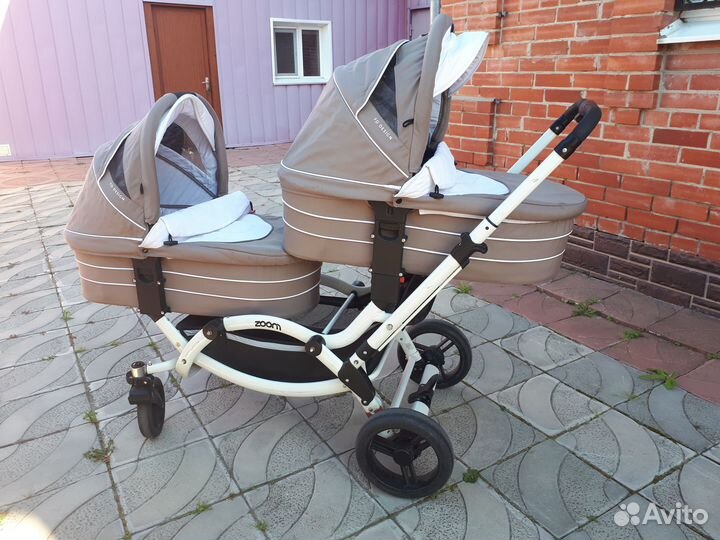 Коляска для двойни