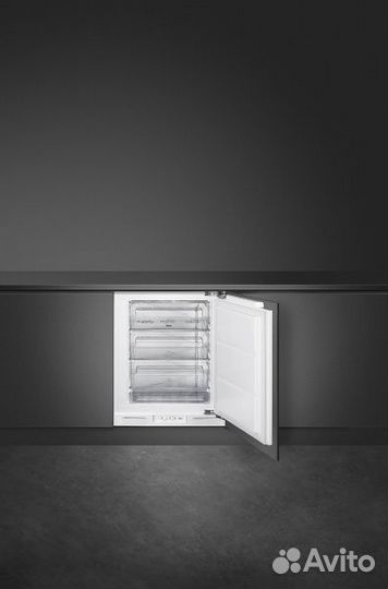 Морозильник встраиваемый Smeg U8F082DF1