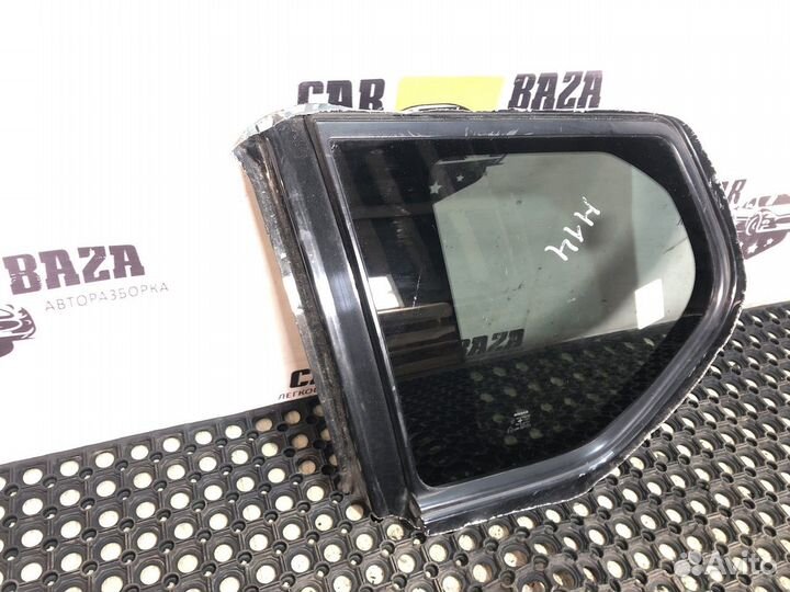 Стекло кузовное заднее глухое левое L