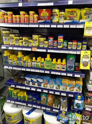 Корм разных марок для рыб и черепах