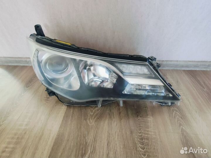 Фары на toyota RAV 4