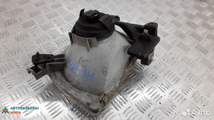 Фара правая Nissan Navara D22 2001 260103S200