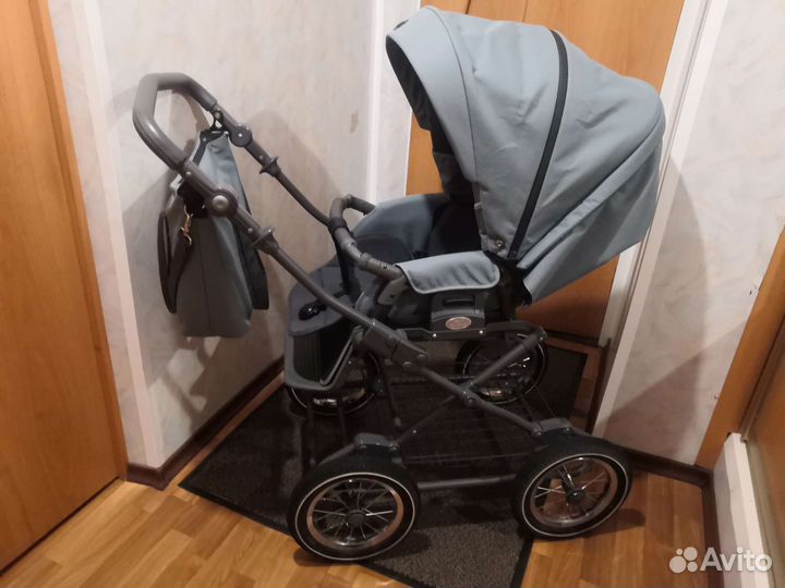 Коляска Roan Bass Next Classic 2в1 колеса d12