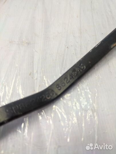 Правый поводок дворника Volvo S60