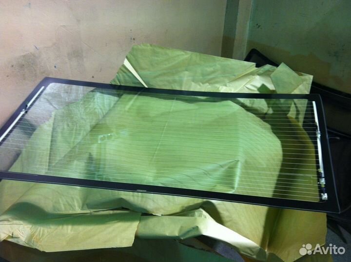 Заднее стекло Тойота Королла