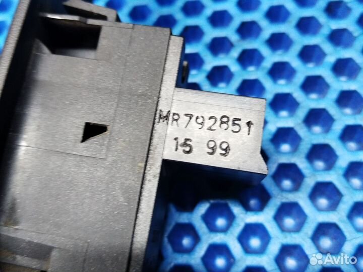 Кнопка стеклоподъемника Mitsubishi carisma рест