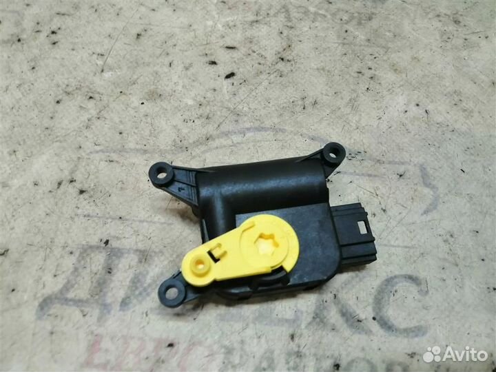 Моторчик заслонки печки VW Passat (B7) 2011-2015