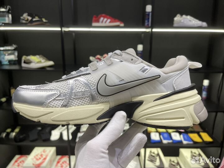 Кроссовки Nike V2K Run 