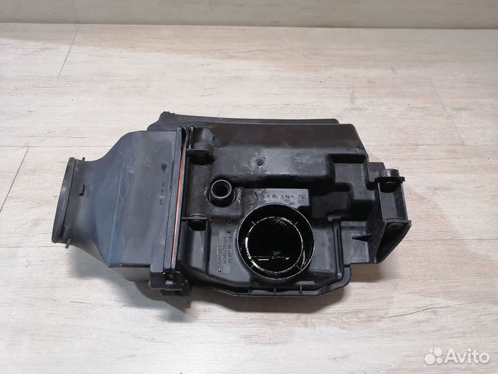 Корпус воздушного фильтра 2.0 Renault Duster