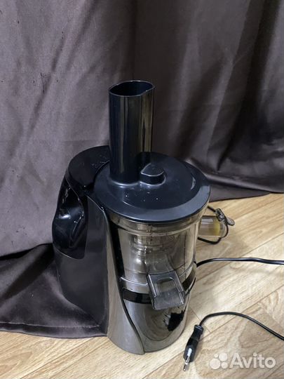 Соковыжималка шнековая