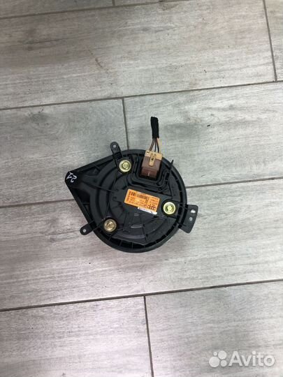 Моторчик печки Ауди А4 8Е Б6 Б7
