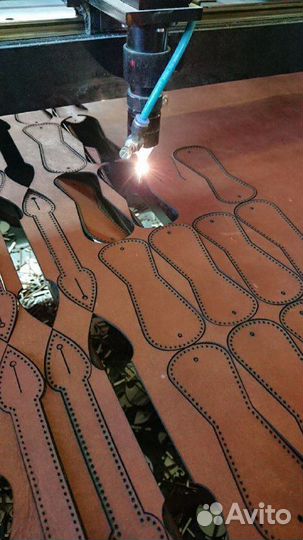 Лазерная резка кожи, гравировка