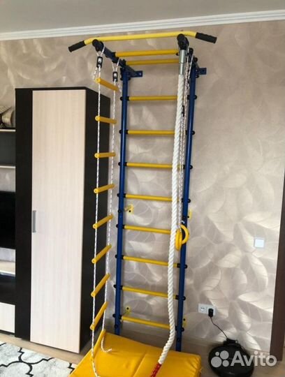 Шведская стенка, турник, встроенный