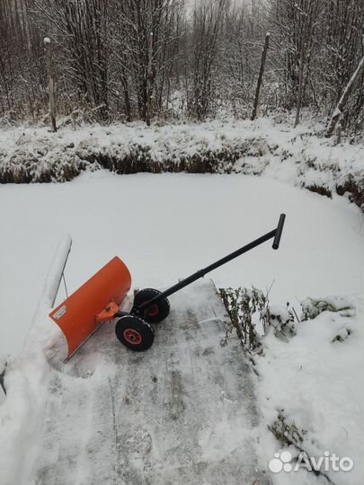 Лопата поворотная на колёсах электромаш