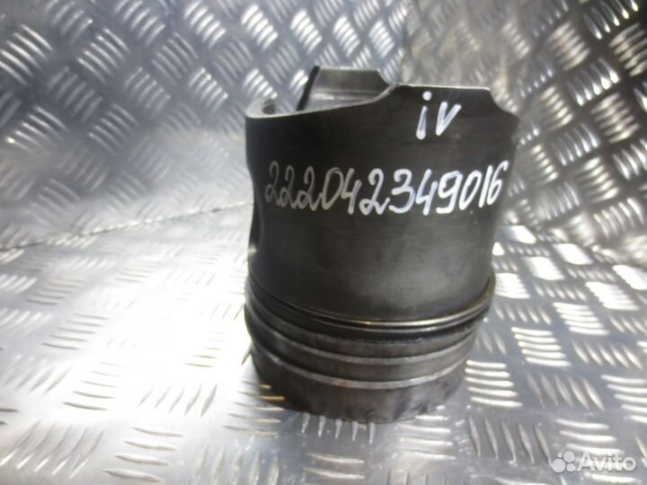 Поршень Mahle/knecht 137L5A3