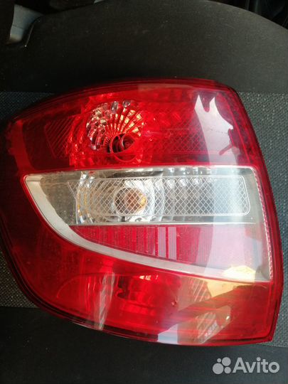 Задняя фара гранта седан