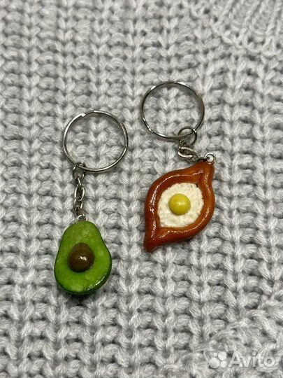 Брелок хачапури по-аджарски из полимерной глины