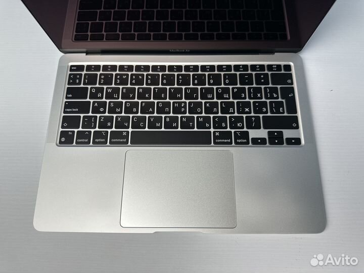 MacBook Air 13 2020 M1 256Gb Ростест, 1010 циклов