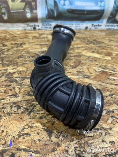 Патрубок воздушный Опель Астра J