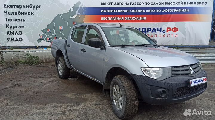 Фонарь подсветки номера Mitsubishi L200 MN146839