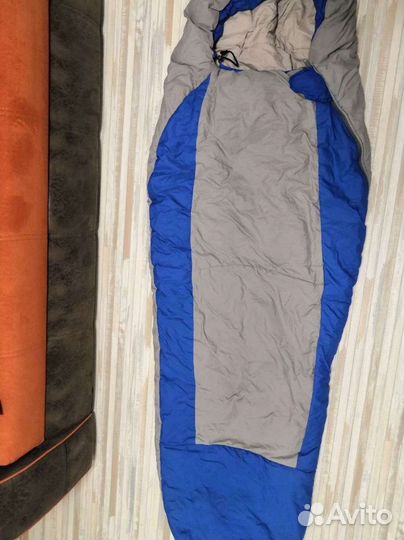 Палатки, рюкзаки, спальники