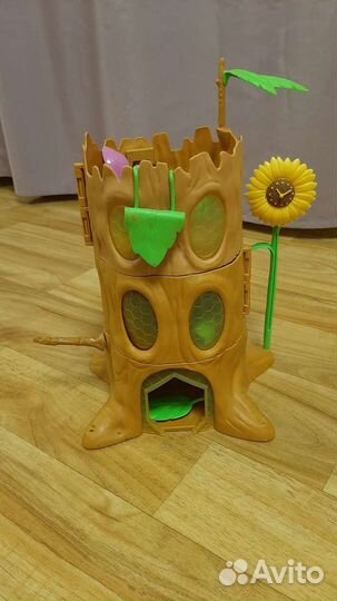 Дуб. Пчелка Мая