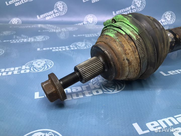 Полуось передняя правая Volkswagen Passat B6