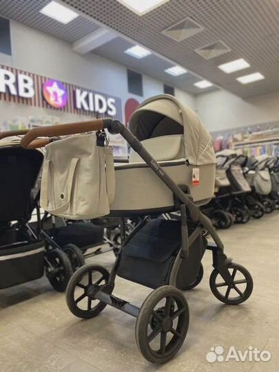 Коляска 2 в 1 Roan Bass Next