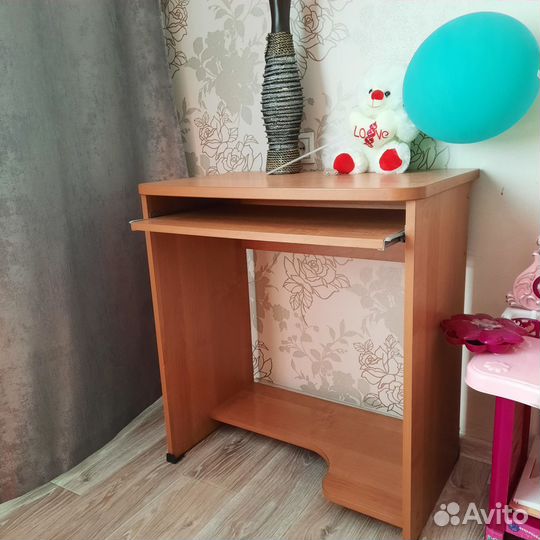 Компьютерный столик