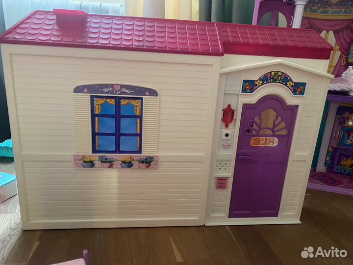 Кукольный домик с мебелью