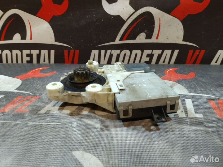 Моторчик стеклоподъемника задний Ford Focus 2