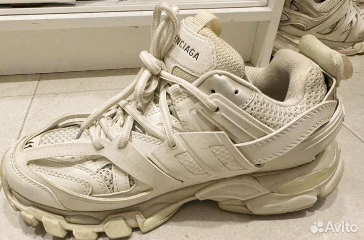 Balenciaga track 1 white
