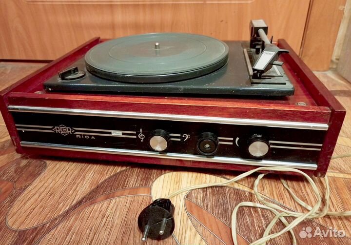 Проигрыватель винила