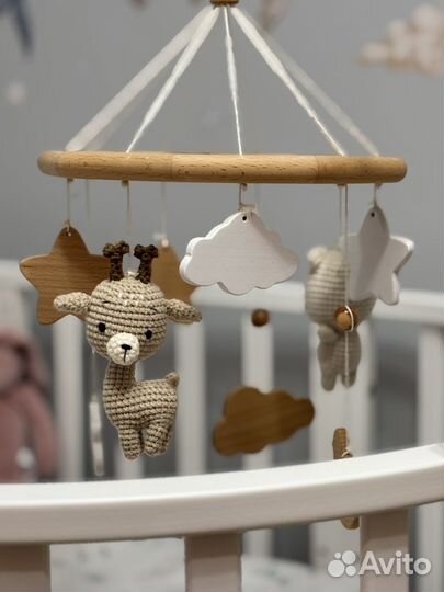 Мобиль в кроватку для новорожденных