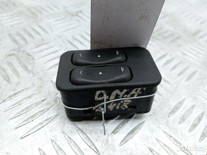 Блок управления стеклоподъемниками Opel Meriva (A)