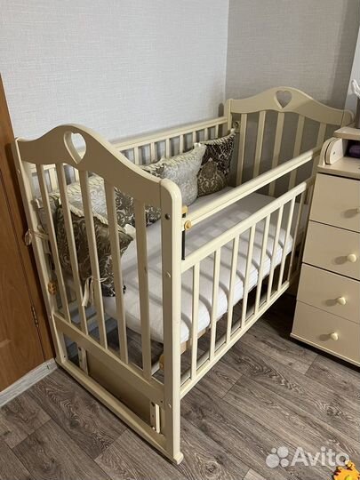 Детская кроватка