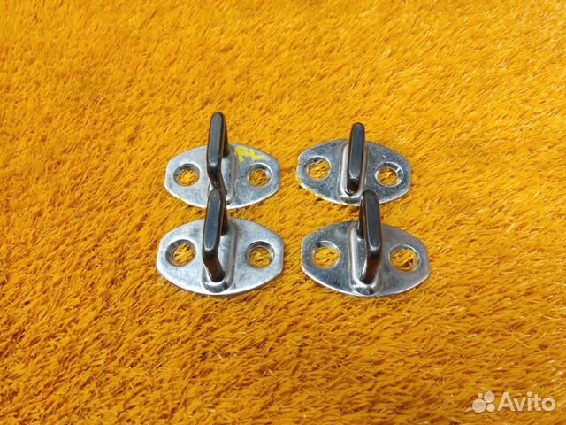 Петля замка двери Volkswagen Tiguan 5N cawa 2009