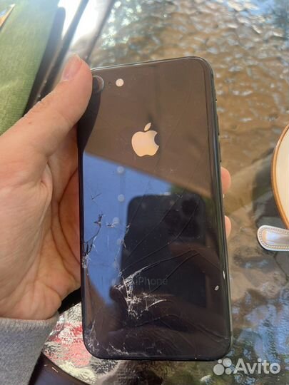 Телефон iPhone 8 64 gb
