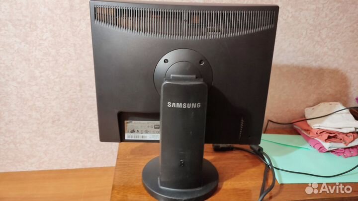 Монитор Samsung syncmaster 943N