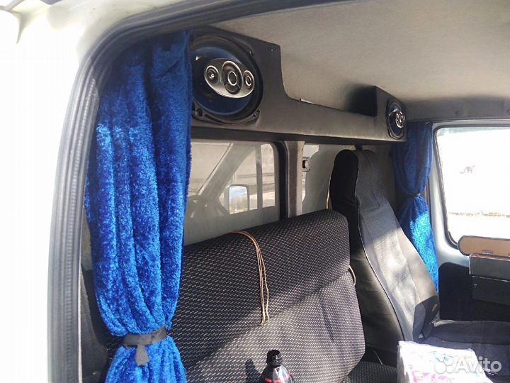 Полка задняя под колонки Газель 3 х местка