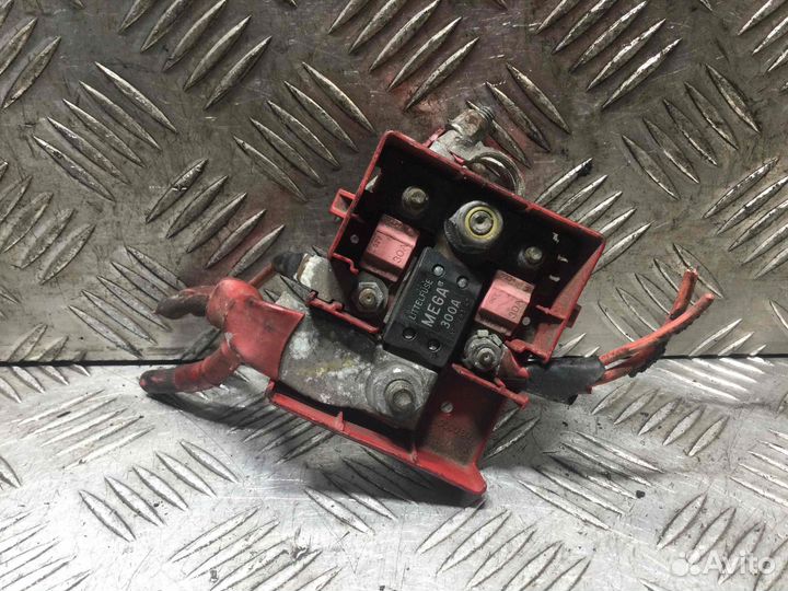 Клемма аккумулятора плюс Renault Megane 8200381280 F4R770
