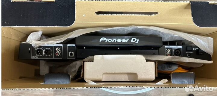 Pioneer XDJ-RR, DM-40, HDJ-CUE1, KRK RP7G4